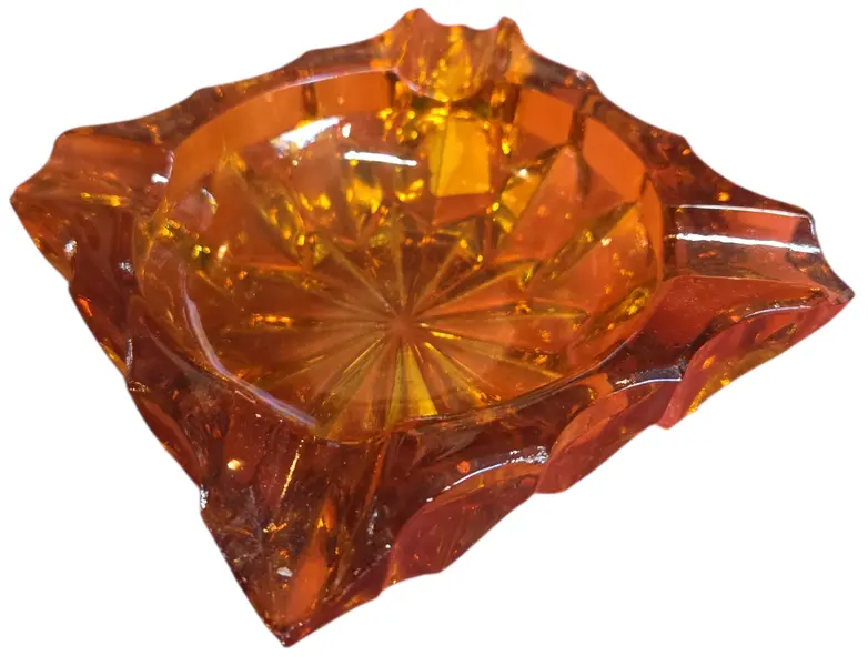 Foto de um(a) Cinzeiro Vintage em Vidro Âmbar, da categoria de Cinzeiros. Cinzeiro funcional e elegante, produzido em vidro translúcido na cor âmbar. Perfeito para quem busca durabilidade sem abrir... Vendido no marketplace Trésors.