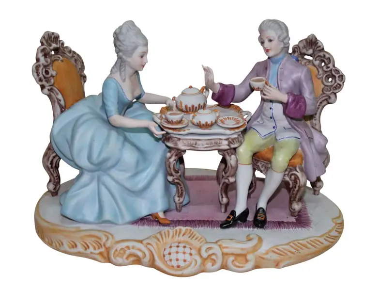 Foto de um(a) Escultura em biscuit Italiano Capodemonte, da categoria de Escultura. Antigo e belo grupo escultório em biscuit italiano CAPODEMONTE, adquirido na loja CASA DEL REGALO BORTOLO - VENEZIA,... Vendido no marketplace Trésors.