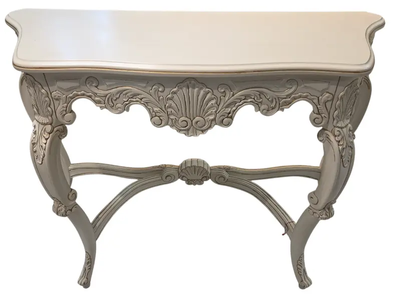 Foto de um(a) Aparador Luís XV Branco Provençal com Pés Cabriolé, da categoria de Aparadores e Buffet. Aparador Clássico Provençal – Elegância, Curvas Marcantes e Riqueza em DetalhesSe você busca uma peça de mobiliário que une... Mostrado de uma perspectiva diferente. Vendido no marketplace Trésors.