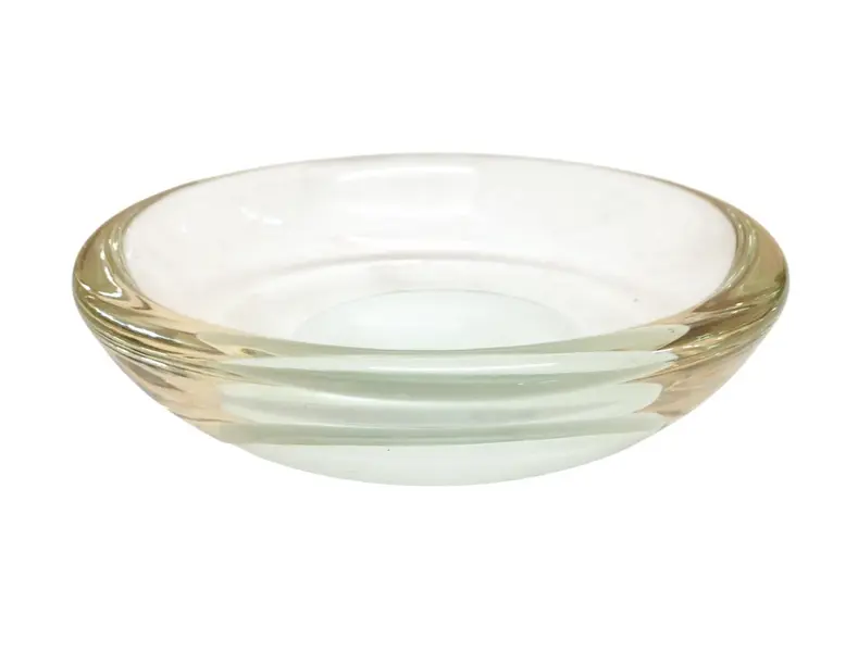 Foto de um(a) Centro de mesa em murano, da categoria de Centro de mesa. Pequeno centro de mesa contemporâneo em murano na tonalidade translúcida e centro na cor branca. Medidas A 5,5cm x D 16cm. Vendido no marketplace Trésors.