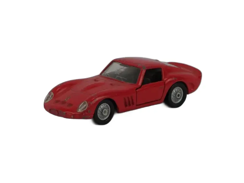 Foto de um(a) Carrinho Para Coleção Ferrari, da categoria de Carros e caminhões de brinquedo. Carrinho Ferrari para coleção em metal vermelho da MAISTO, modelo 250 GTO, com porta articulada. Mede 12 cm de comprimento.... Vendido no marketplace Trésors.