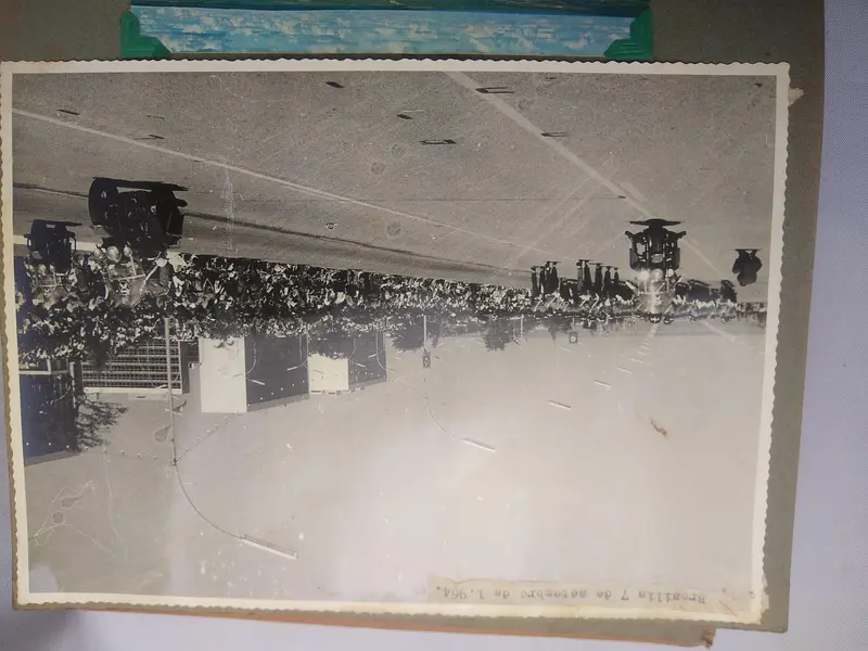 Foto de um(a) Militaria - Álbum de fotografia Exército Brasileiro - Polícia do Exército de Brasília 1964 - 1965, da categoria de Outras militarias. Militaria - Álbum de fotografia Exército Brasileiro - Polícia do Exército de Brasília 1964 - 1965 Álbum com 70 fotos... Mostrado de uma perspectiva diferente. Vendido no marketplace Trésors.