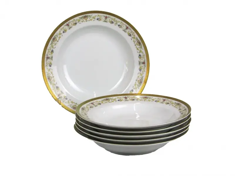 Foto de um(a) Conjunto com 06 pratos fundos porcelana Real, da categoria de Jogos de pratos. Conjunto de 6 pratos fundos da renomada marca PORCELANA REAL BRASIL, com decoração floral em policromia e borda dourada. Em... Mostrado de uma perspectiva diferente. Vendido no marketplace Trésors.