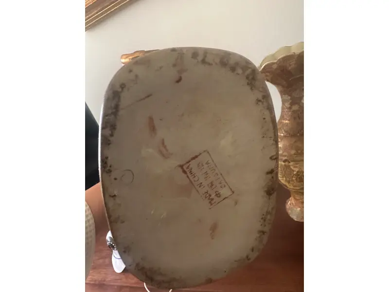 Foto de um(a) Par de vasos chineses, da categoria de Vasos. Par de vasos orientais, produzidos na China, inspirados no estilo Satsuma japonês. Peças ricamente decoradas, pintadas à... Mostrado de uma perspectiva diferente. Vendido no marketplace Trésors.