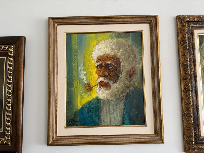 Foto de um(a) Ney Tecídio (1929–1988) – Retrato de homem com cachimbo – Óleo sobre tela, da categoria de Pinturas. Obra original do pintor, desenhista e professor brasileiro Ney Tecídio, membro da Academia Brasileira de Belas Artes,... Mostrado de uma perspectiva diferente. Vendido no marketplace Trésors.