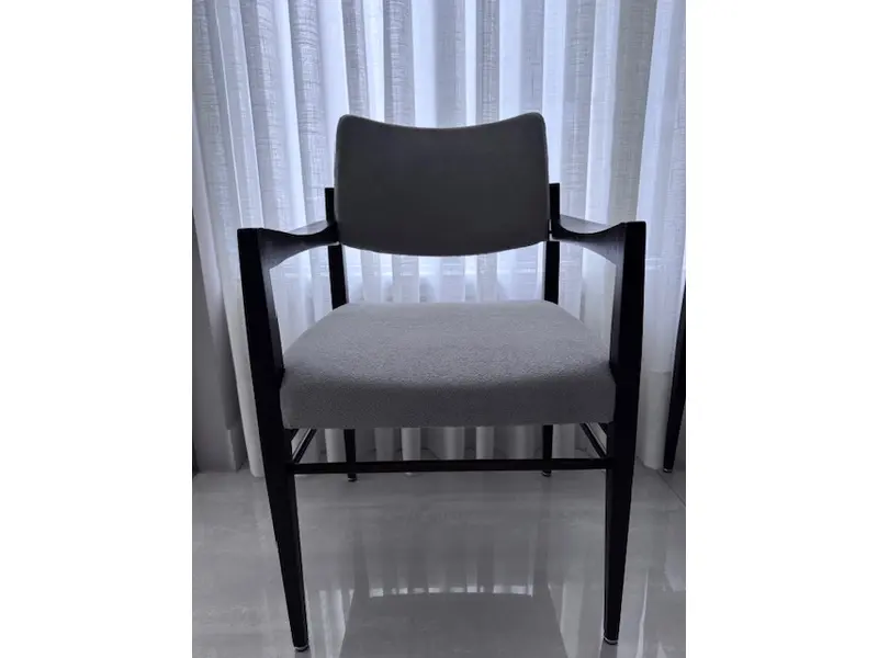 Foto de um(a) Par de poltronas móveis Cimo - déc 60, da categoria de Poltronas. Par de poltronas móveis CIMO - poltronas com design moderno e atual. Madeira maciça, recém restaurada em boucle cinza claro.... Mostrado de uma perspectiva diferente. Vendido no marketplace Trésors.