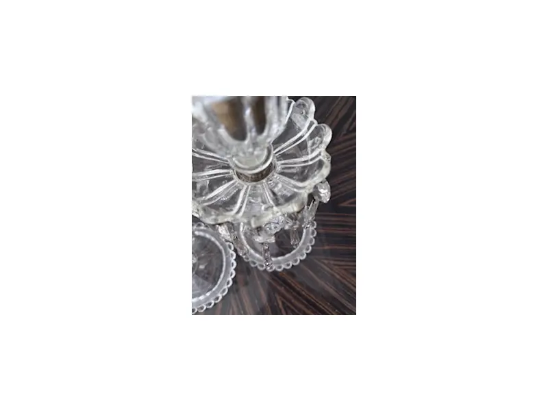 Foto de um(a) Par de castiçais - BACCARAT séc XIX, da categoria de Castiçais. Par de castiçais franceses, séc. XIX, Baccarat, translúcido, base com borda em perolados, copo para vela com gotas e... Mostrado de uma perspectiva diferente. Vendido no marketplace Trésors.