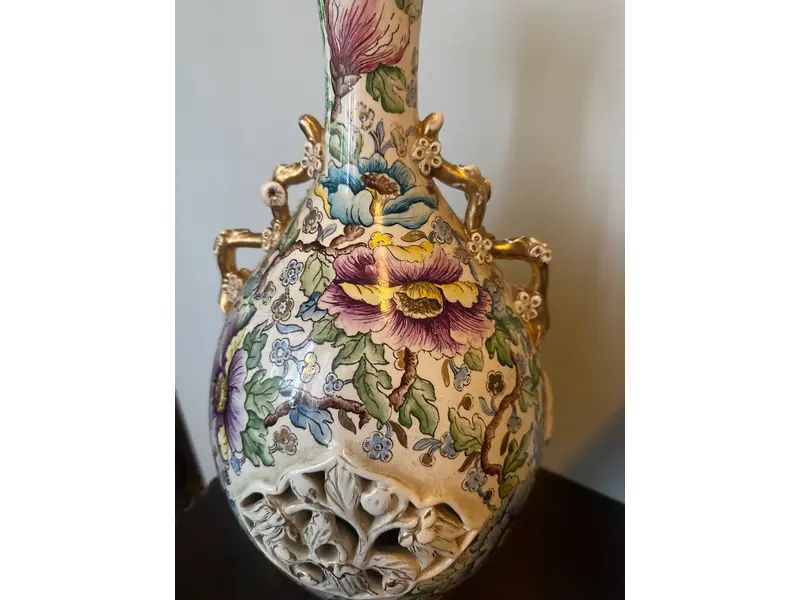 Foto de um(a) Elegante vaso em porcelana vitrificada - manufatura argentina, da categoria de Vasos. Elegante vaso em porcelana vitrificada, manufatura C.Y.P.A. – Cerámica y Porcelana Argentina, marcado na base com selo da... Mostrado de uma perspectiva diferente. Vendido no marketplace Trésors.