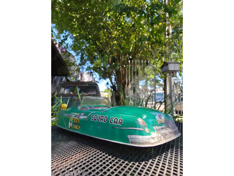 Foto de um(a) Carrinho Americano Marx Squad Car, da categoria de Carros e caminhões de brinquedo. Autêntico carrinho americano da renomada fabricante Marx, produzido entre as décadas de 1940 e 1950. Peça original de época,... Mostrado de uma perspectiva diferente. Vendido no marketplace Trésors.