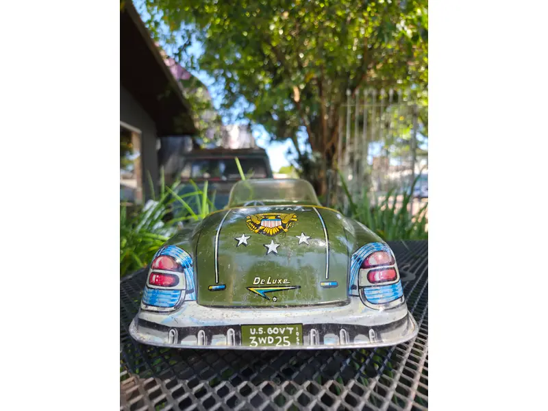 Foto de um(a) Carrinho Americano Marx Com Command Car, da categoria de Carros e caminhões de brinquedo. Autêntico carrinho americano da renomada fabricante Marx, produzido entre as décadas de 1940 e 1950. Peça original de época,... Mostrado de uma perspectiva diferente. Vendido no marketplace Trésors.