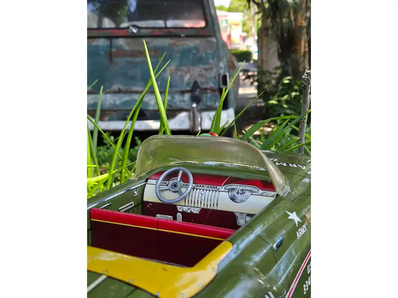 Foto de um(a) Carrinho Americano Marx Com Command Car, da categoria de Carros e caminhões de brinquedo. Autêntico carrinho americano da renomada fabricante Marx, produzido entre as décadas de 1940 e 1950. Peça original de época,... Mostrado de uma perspectiva diferente. Vendido no marketplace Trésors.