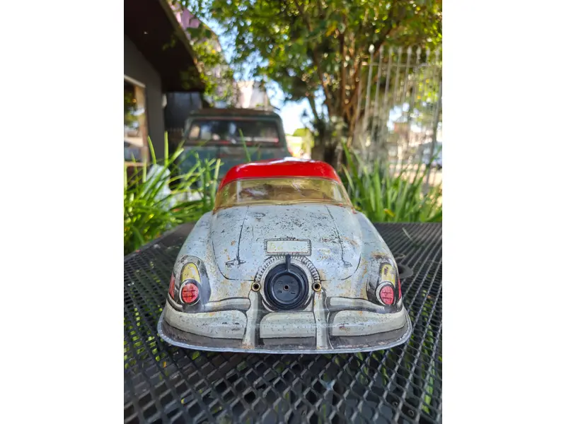 Foto de um(a) Carrinho Americano Marx, da categoria de Carros e caminhões de brinquedo. Autêntico carrinho americano da renomada fabricante Marx, produzido entre as décadas de 1940 e 1950. Peça original de época,... Mostrado de uma perspectiva diferente. Vendido no marketplace Trésors.