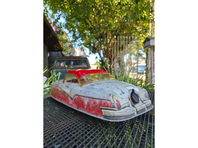 Foto de um(a) Carrinho Americano Marx, da categoria de Carros e caminhões de brinquedo. Autêntico carrinho americano da renomada fabricante Marx, produzido entre as décadas de 1940 e 1950. Peça original de época,... Mostrado de uma perspectiva diferente. Vendido no marketplace Trésors.