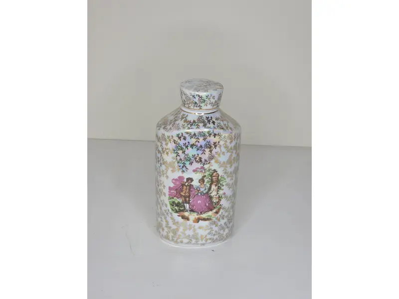 Foto de um(a) Jogo de Banheiro em Porcelana Esmaltada – Cenas Galantes de Época, da categoria de Acessórios para banheiro. Adicione um toque de nobreza ao seu lavabo com este requintado kit em porcelana esmaltada. Decorado com delicadas cenas... Mostrado de uma perspectiva diferente. Vendido no marketplace Trésors.