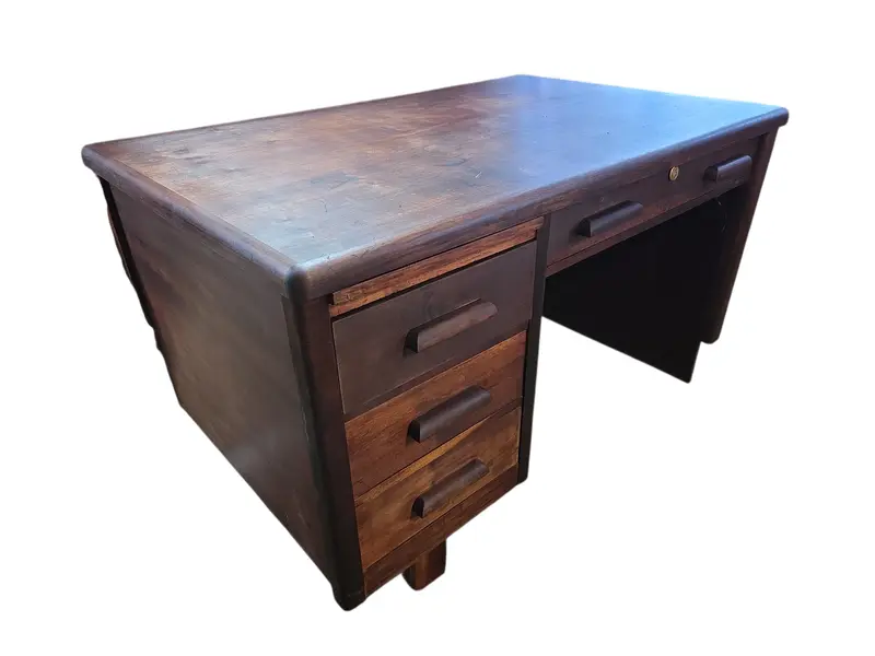 Foto de um(a) Escrivaninha Ritzmann Anos 60 - Impecável (Com Selo de Autenticidade), da categoria de Escrivaninhas e Mesas de escritório. Raridade para colecionadores e amantes do design vintage! Apresento esta escrivaninha original Ritzmann, ícone do mobiliário... Mostrado de uma perspectiva diferente. Vendido no marketplace Trésors.