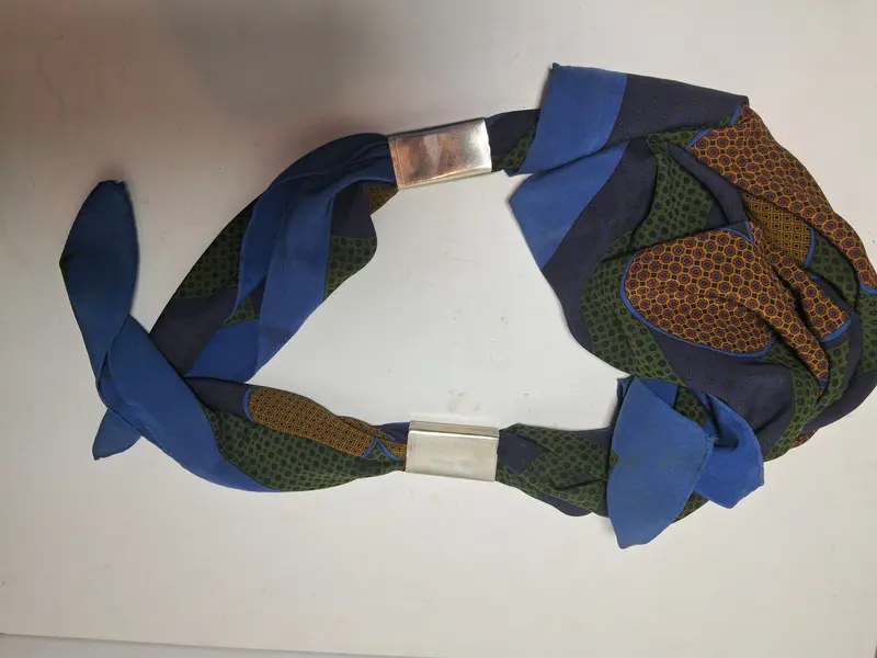 Foto de um(a) Passa-lenços em alpaca, da categoria de Outros colecionáveis. Lindos, elegantes e autênticos passadores de lenço. Acessório originário dos habitantes dos pampas gaúchos, che! Manufatura... Mostrado de uma perspectiva diferente. Vendido no marketplace Trésors.