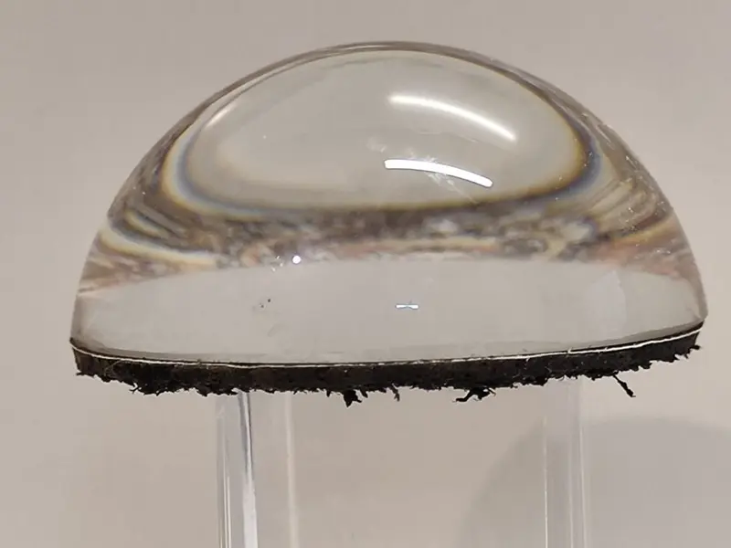 Foto de um(a) Peso de Papel com Imagem de São Miguel Arcanjo, da categoria de Pesos de papel. Peso de papel com imagem de são miguel arcanjo, peça única Diâmetro: 6 cm A: 2,8 cm peso: 116 g. Mostrado de uma perspectiva diferente. Vendido no marketplace Trésors.