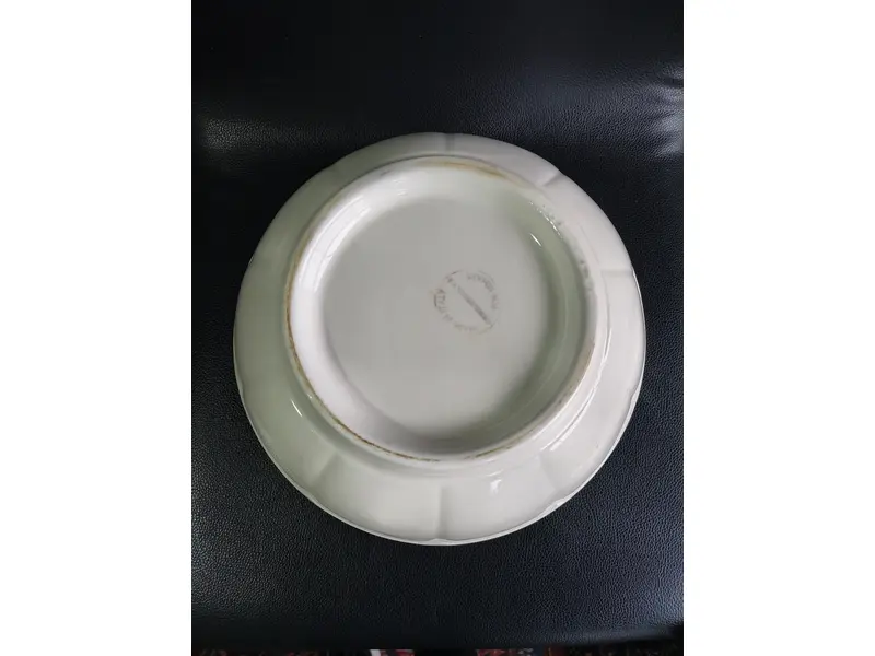 Foto de um(a) Saladeira / Fruteira Vintage em Cerâmica Italiana Himark - Estampa Pêssegos, da categoria de Travessas e tigelas. Maravilhosa saladeira (ou fruteira de mesa) vintage, legítima importada da Itália e produzida exclusivamente para a grife de... Mostrado de uma perspectiva diferente. Vendido no marketplace Trésors.