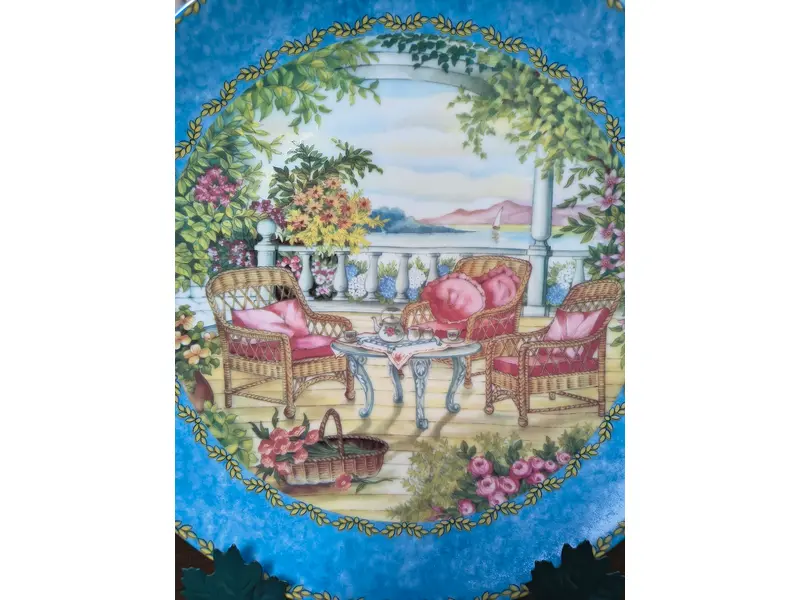 Foto de um(a) Prato Decorativo Porcelana Alemã Gloria Bavaria - Coleção Provence "Tea Time", da categoria de Pratos Decorativos. Exclusivo prato decorativo em legítima porcelana de alta qualidade (Fine Porcelain), produzido pela tradicional manufatura... Mostrado de uma perspectiva diferente. Vendido no marketplace Trésors.