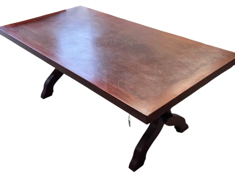 Foto de um(a) Mesa em Imbuia Maciça, da categoria de Conjunto de mesas e cadeiras. Vendido no marketplace Trésors.