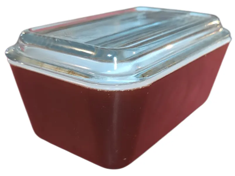 Foto de um(a) Manteigueira Pyrex USA Marrom - 502, da categoria de Outros utensílios. Adicione um toque de nostalgia e funcionalidade à sua cozinha ou coleção com esta autêntica peça Pyrex, fabricada nos... Vendido no marketplace Trésors.