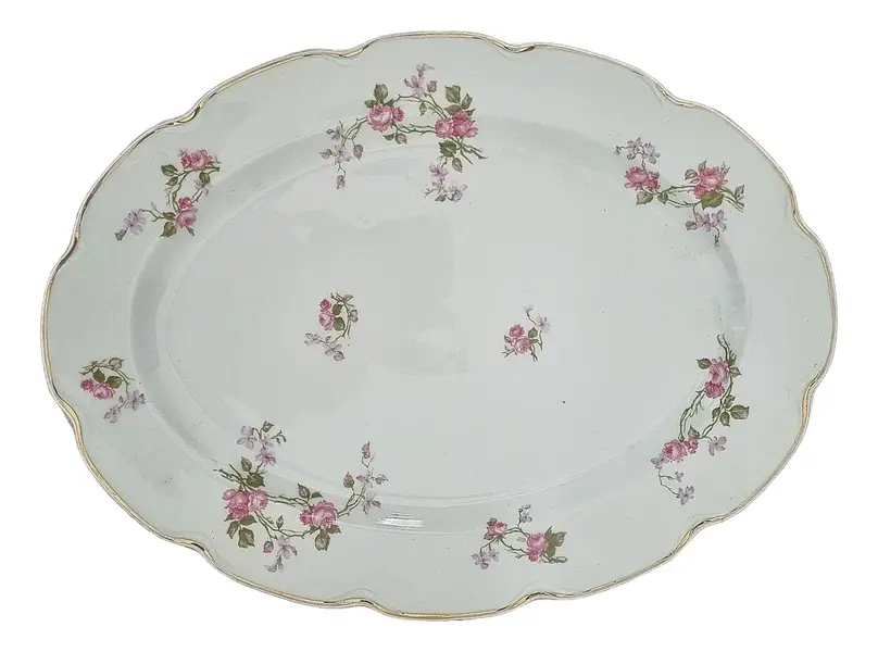 Foto de um(a) Antiga travessa porcelana Limoges Haviland, da categoria de Travessas e tigelas. Grande travessa oval em porcelana de Limoges Haviland. A história da porcelana de Limoges está intrinsecamente ligada à... Vendido no marketplace Trésors.