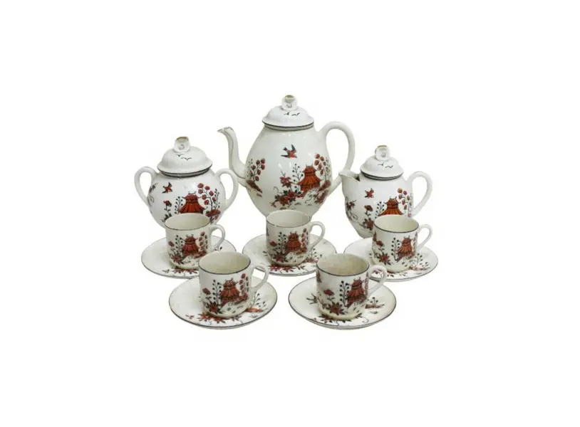 Foto de um(a) Antigo conjunto japonês com 8 peças, da categoria de Conjuntos de café e chá. Antigo conjunto para café com 8 peças em louça na tonalidade bege, com decoração típica oriental nas tonalidades laranja e... Vendido no marketplace Trésors.