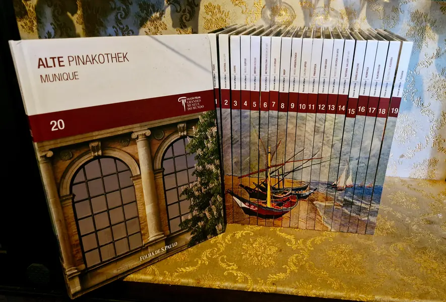 Foto de um(a) Belíssima coleção de livros com os mais especiais museus do mundo, da categoria de Livros. Coleção completa de livros: Grandes Museus do Mundo, editora Folha de São Paulo. LIVRO 1: PRADO. LIVRO 2- NATIONAL GALLERY.... Mostrado de uma perspectiva diferente. Vendido no marketplace Trésors.