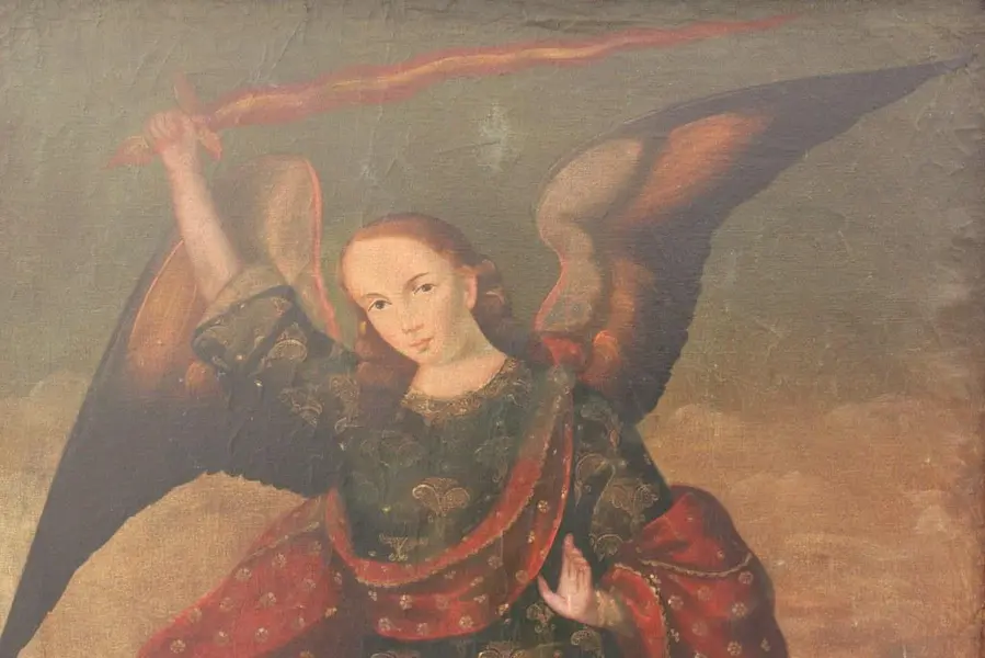 Foto de um(a) Quadro Cusquenho OSD Arcanjo, da categoria de Pinturas. Antigo e suntuoso quadro cusquenho OSD com figura Arcanjo com moldura nobre, ricamente trabalhada com douração e levemente... Mostrado de uma perspectiva diferente. Vendido no marketplace Trésors.