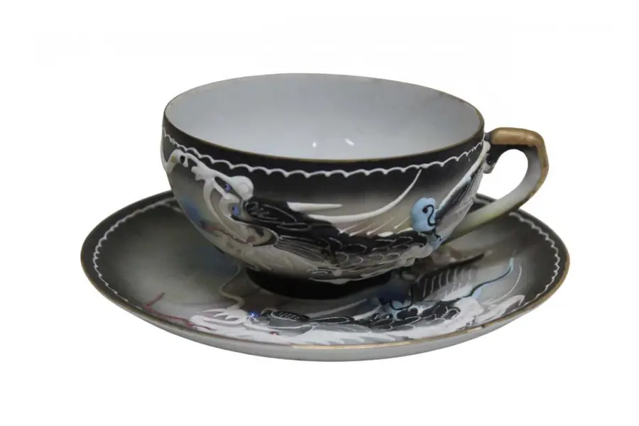 Foto de um(a) Conjunto 06 Xícaras De Chá Japonesas, da categoria de Xícaras. Antigo e raro conjunto de 06 das famosas xícaras para chá em porcelana japonesa, dita casquinha de ovo, com incrível... Mostrado de uma perspectiva diferente. Vendido no marketplace Trésors.