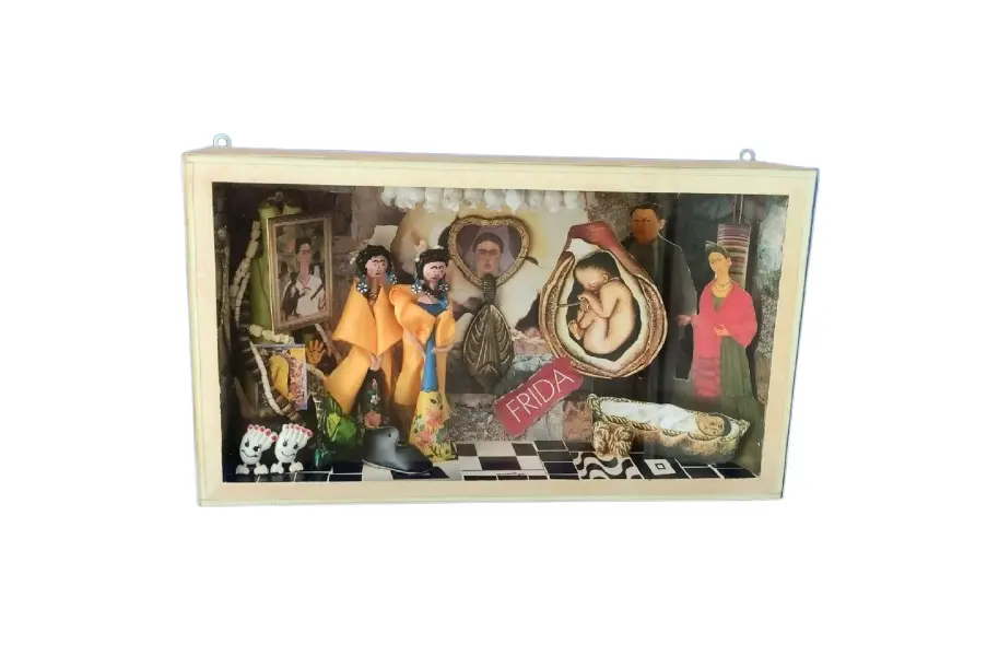 Foto de um(a) Diorama Frida Khalo, da categoria de Outros objetos decorativos. Diorama frida: a vida de frida khalo retratada pelo olhar do designer marcelus ribas, peça única. Caixas em mdp com vidro... Vendido no marketplace Trésors.