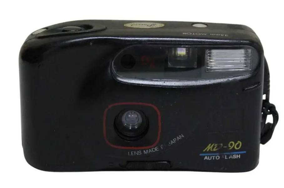 Foto de um(a) ​Lote com 04 câmeras fotográficas, da categoria de Câmeras fotográficas. Lote com 04 câmeras fotográficas, sendo MIKONA - MV -828 MADE IN JAPAN / PANORAMA WIDE PIC FOCUS FREE / DX MD - 90 LENS MADE... Mostrado de uma perspectiva diferente. Vendido no marketplace Trésors.