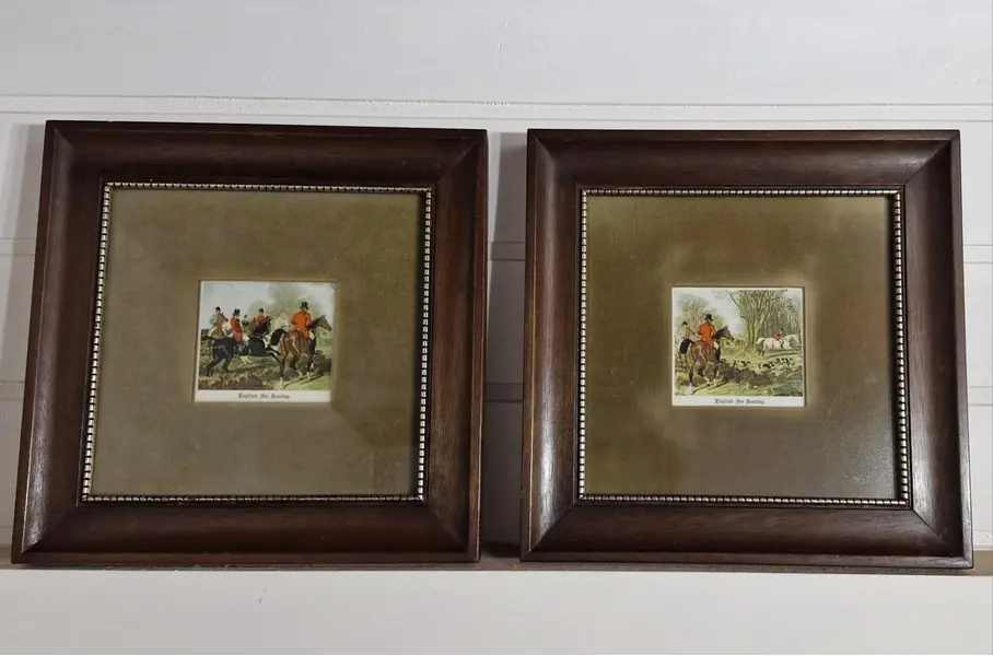 Foto de um(a) Nobre par de quadros caçada inglesa, da categoria de Gravuras. Belíssimo par de quadros decorativos de estética clássica e aristocrática, reproduzindo obras do artista George Wright,... Mostrado de uma perspectiva diferente. Vendido no marketplace Trésors.