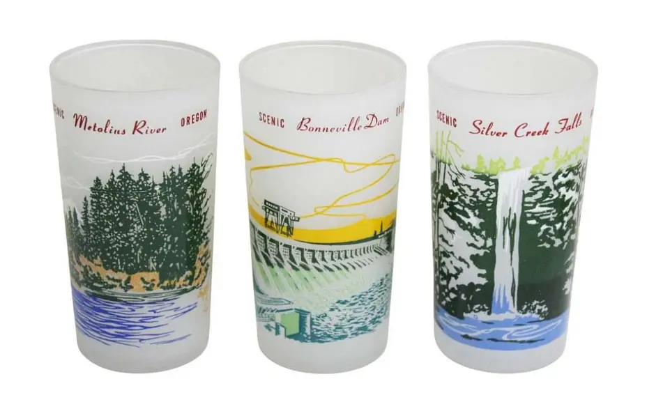 Foto de um(a) 6 Copos Foscos Retrô de 1959 - Centenário do Oregon, da categoria de Copos. Conjunto de 6 Copos Foscos Retrô de 1959 - Centenário do Oregon - São uma seleção de um conjunto produzido em 1959 para o... Mostrado de uma perspectiva diferente. Vendido no marketplace Trésors.