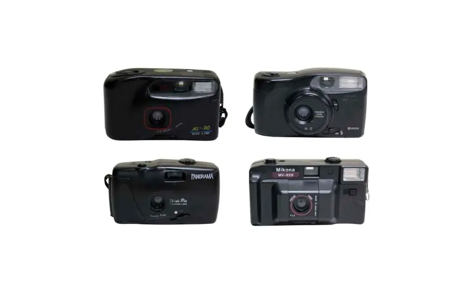 Foto de um(a) ​Lote com 04 câmeras fotográficas, da categoria de Câmeras fotográficas. Lote com 04 câmeras fotográficas, sendo MIKONA - MV -828 MADE IN JAPAN / PANORAMA WIDE PIC FOCUS FREE / DX MD - 90 LENS MADE... Vendido no marketplace Trésors.