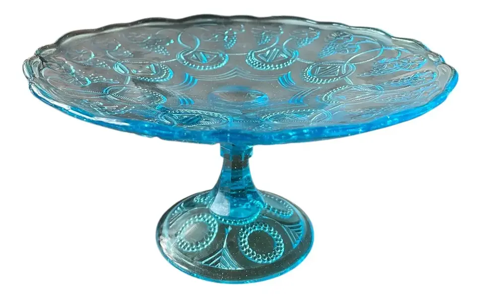 Foto de um(a) Antiga Rara Uveira Fruteirinha Fruteira Vidro Azul Portieux, da categoria de Fruteiras. Portieux Antiga uveira; fruteirinha em vidro francês na cor azul. Peça linda e original. Medidas 9x18cm. Vendido no marketplace Trésors.