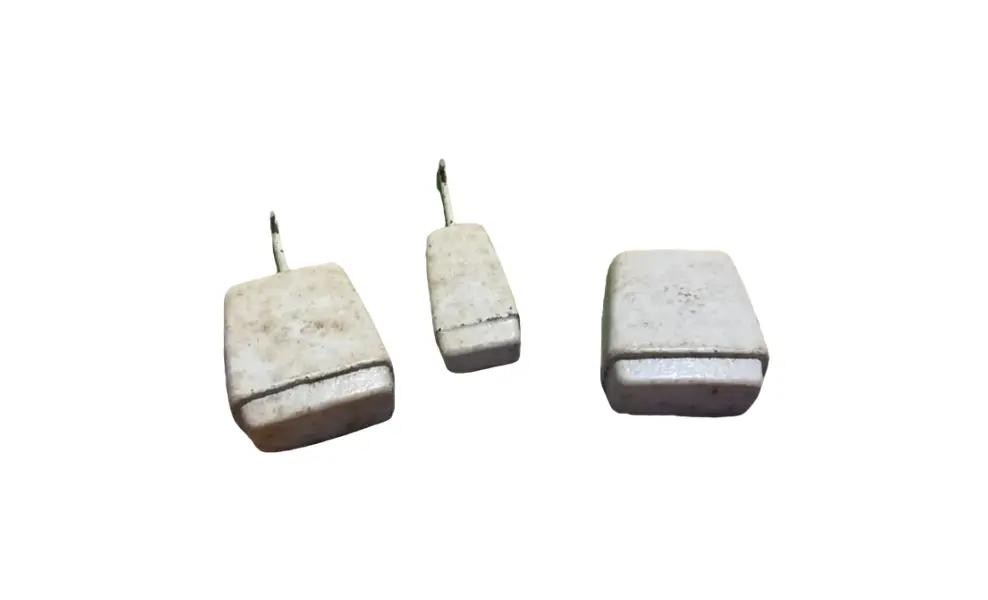 Foto de um(a) LOTE RARO - 3 Pesos Antigos para Balança Comercial, da categoria de Outros colecionáveis. Estou disponibilizando para venda um conjunto raro de três (3) pesos/contrapesos antigos e robustos. Estas não são peças... Vendido no marketplace Trésors.