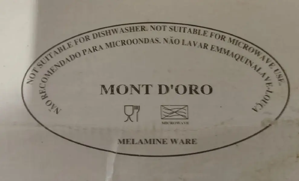 Foto de um(a) Porta Temperos, Década de 2000, da categoria de Saleiros e pimenteiros. Porta temperos em melamina policromada com 6 frascos de vidro com tampa, década de 2000. Embalagem original. Frascos: A 9,5... Mostrado de uma perspectiva diferente. Vendido no marketplace Trésors.